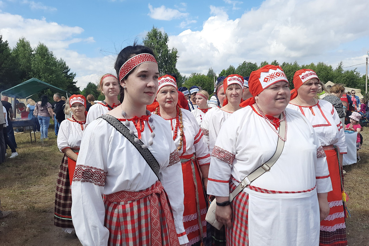 Вепсский праздник «Древо жизни» в Бабаевском округе собрал более трех тысяч зрителей.