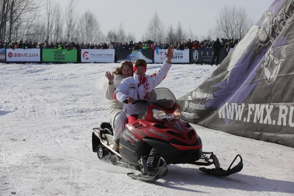 Юбилей свадьбы отметили вологжане на фестивале «В снегах Кириллова»  .