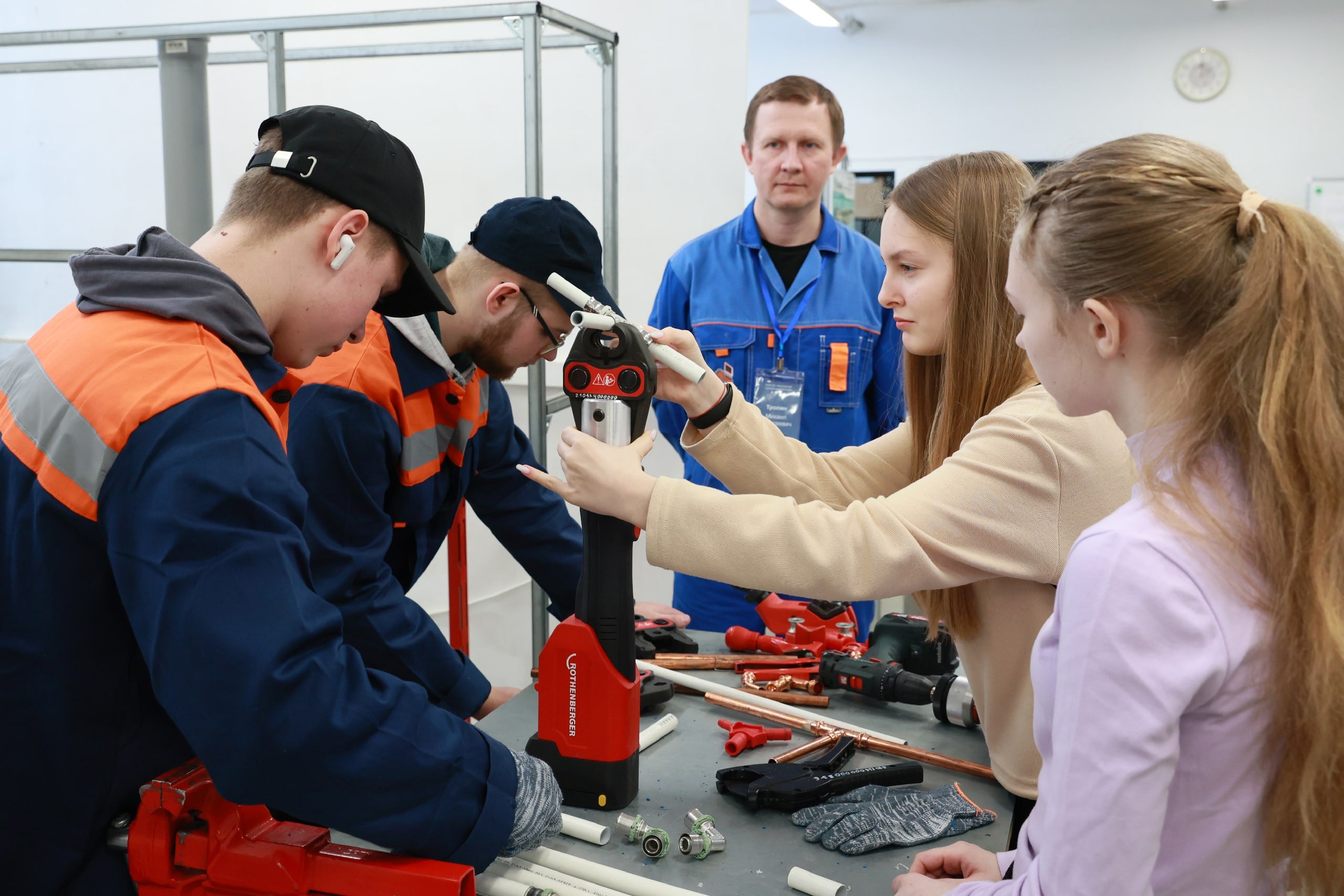 Единый день открытых дверей прошел в колледжах и техникумах Вологодской области.