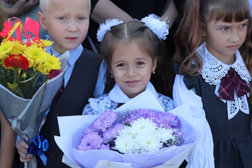 В День знаний в Вологодской области за парты сели более 146 тысяч школьников.