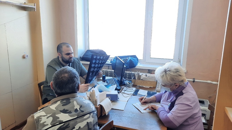 Врачи Вологодской областной клинической больницы провели приём в Соколе.
