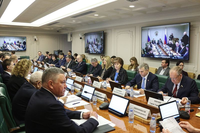 Сенаторы приступили к проработке поручения Президента РФ по повышению оплаты труда лесничих.