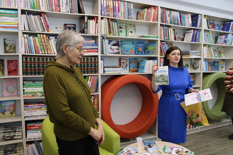 Встреча с известной писательницей Еленой Габовой прошла в модельной библиотеке Сокола.